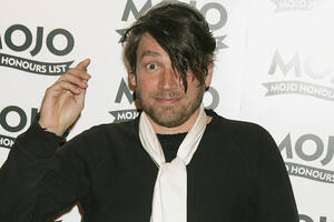 Basista benda Blur nije prao kosu deset godina