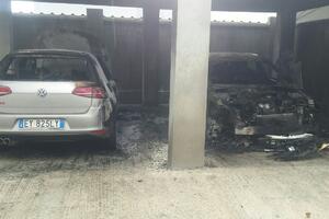 Zapaljena vozila i garaža u Donjoj Gorici
