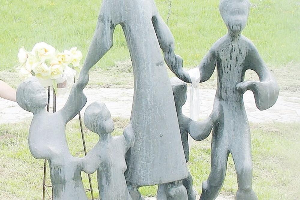 spomenik u Pivi (art)