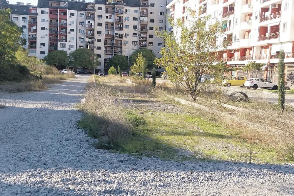 Zabjelska Vektra, parking, Foto: Čitalac "Vijesti"