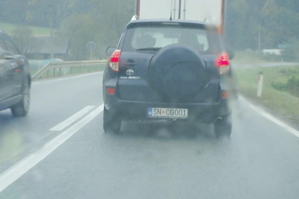 službeno auto, Mijomir Vujačić, Foto: Čitalac reporter