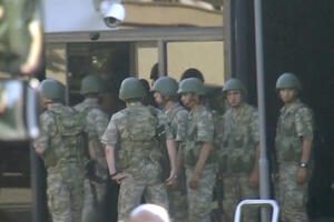 U Turskoj otpušteno više od 1.200 vojnika