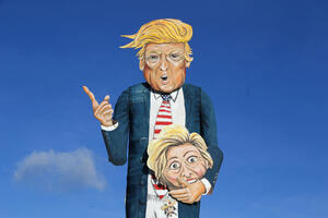 "Dan lomače": Spaliće se figura Trampa koji u rukama drži glavu...