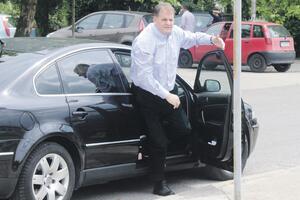 Stijepovićev vozač će raditi 120 sati zbog nošenja  pištolja