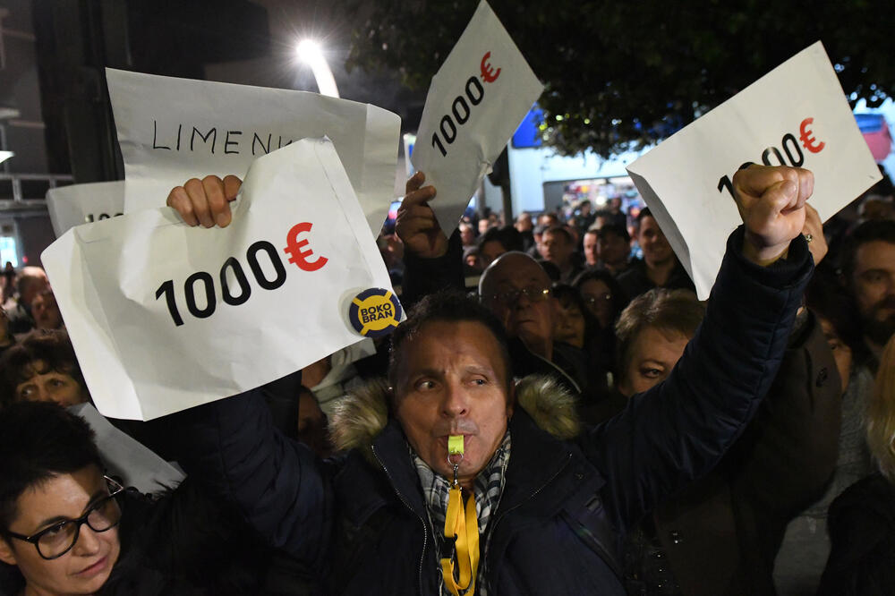 Sa građanskog protesta u Podgorici, Foto: Savo Prelević