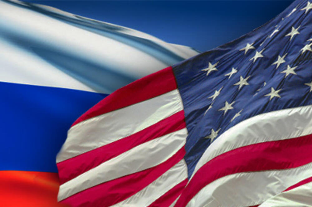 Rusija, SAD, zastave, Foto: Ruvr.ru