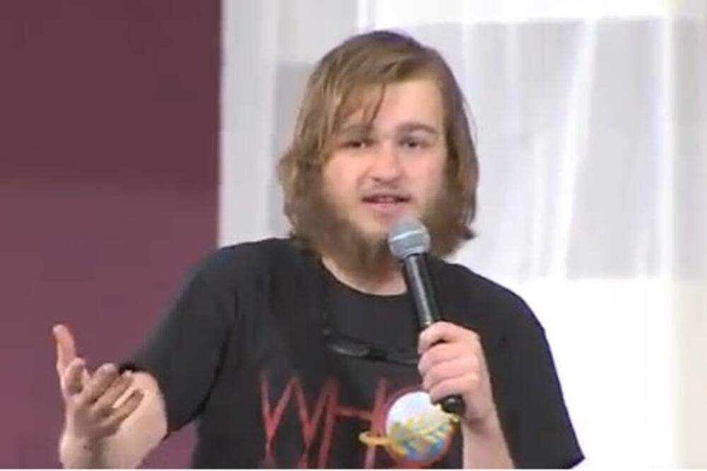 Angus Džouns, Foto: Screenshot (YouTube)