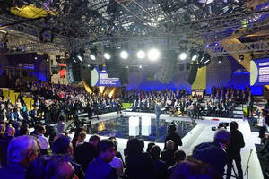 Medvedev evakuisan zbog požara, situacija sad pod kontrolom