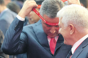 Markoviću vlada, Đukanović ide treći put