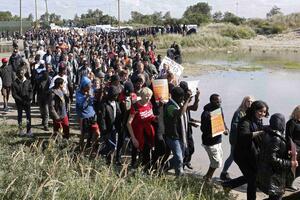 Francuska: Trka s vremenom da se maloljetni migranti prebace u...
