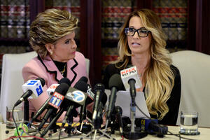 Porno glumica optužila Trampa: Zgrabio me, poljubio bez dozvole,...