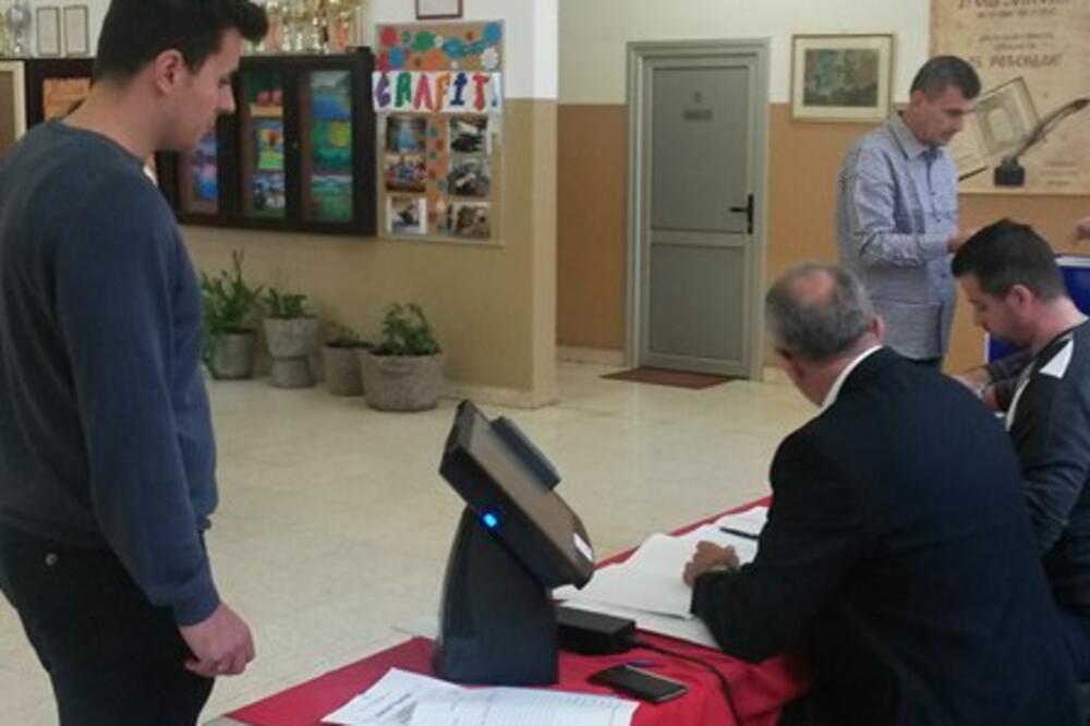 glasanje, Oktoih, izbori, Foto: CDT