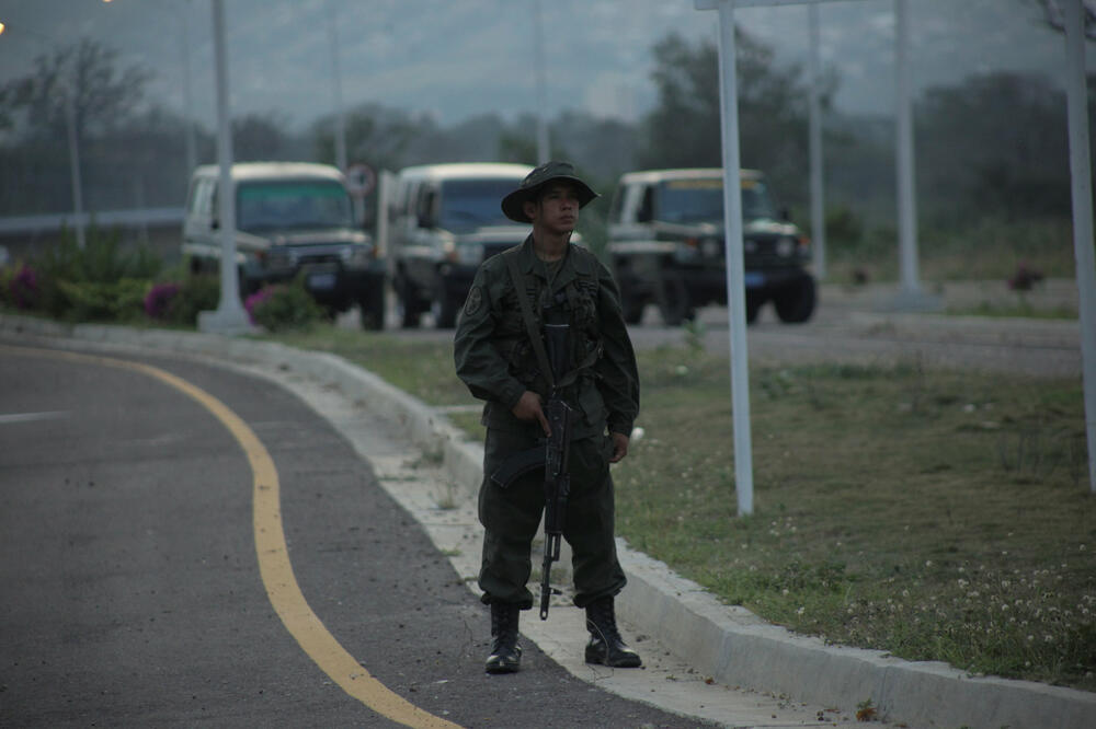 Venecuelanski vojnik na granici sa Kolumbijom, Foto: Reuters