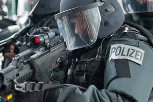 Desničarski ekstremista ranio četiri policajca u Njemačkoj