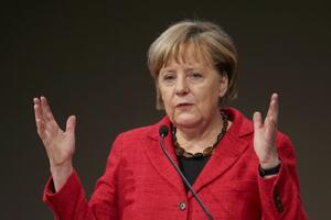 Merkel: Sankcije Rusiji ostaju opcija