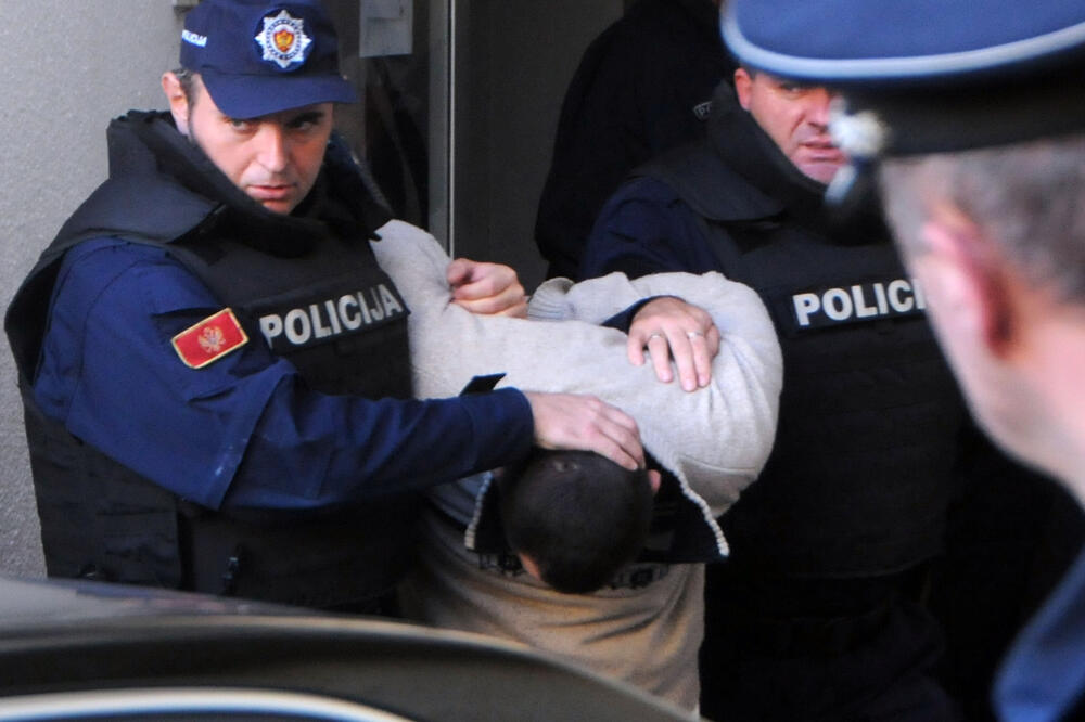hapšenje, izbori, Foto: Luka Zeković
