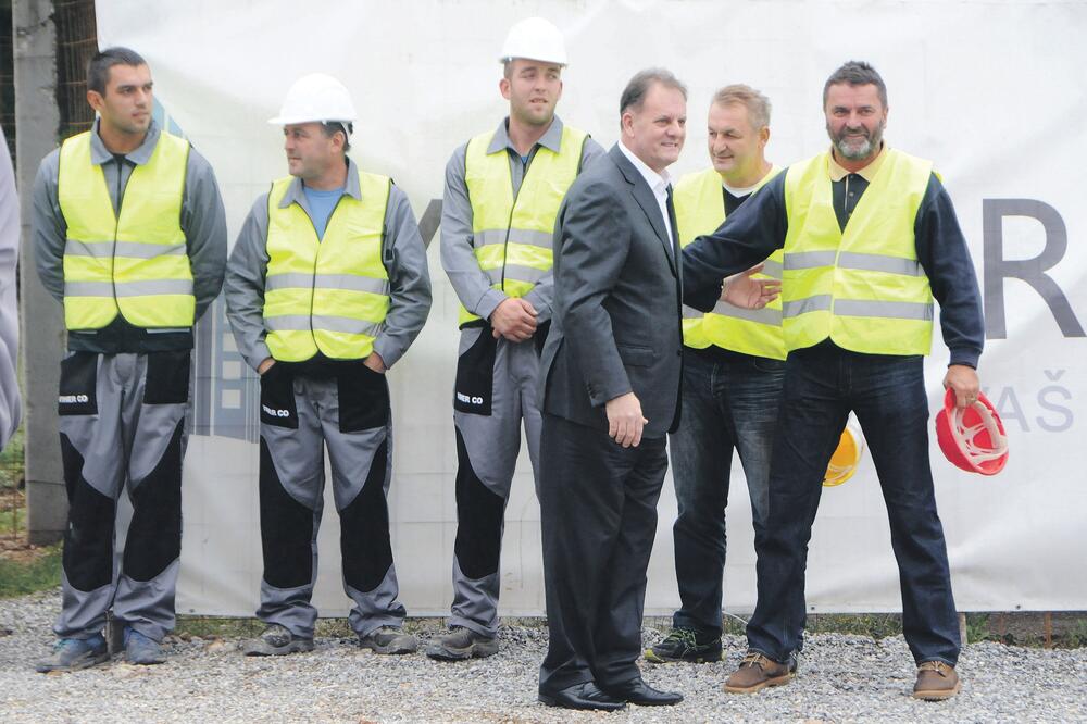 Stijepović sa radnicima, Foto: Luka Zeković