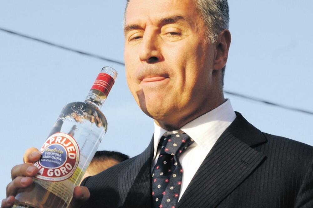 Milo Đukanović (Novine)