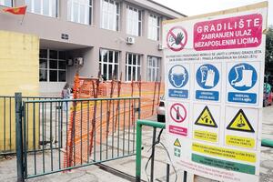 Podgorica: Majstori rade dok đaci pohađaju nastavu
