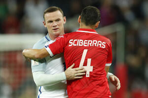 „Izgledao je kao djed koji gleda unuke kako se igraju u dvorištu”