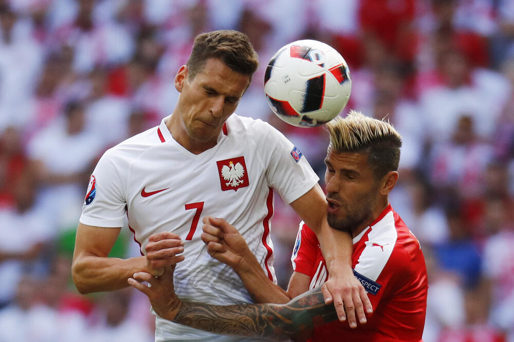 Milik i Behrami, Foto: Reuters