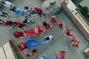 Predizborne pjesme zastiđa