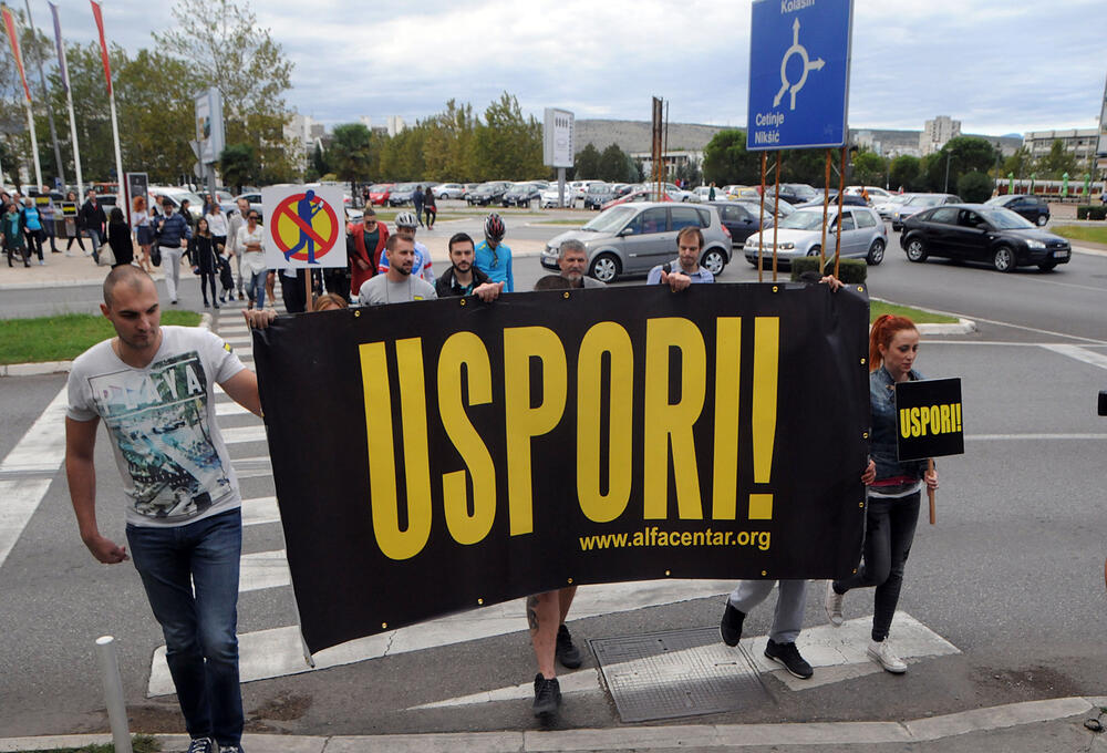 uspori, protestna šetnja
