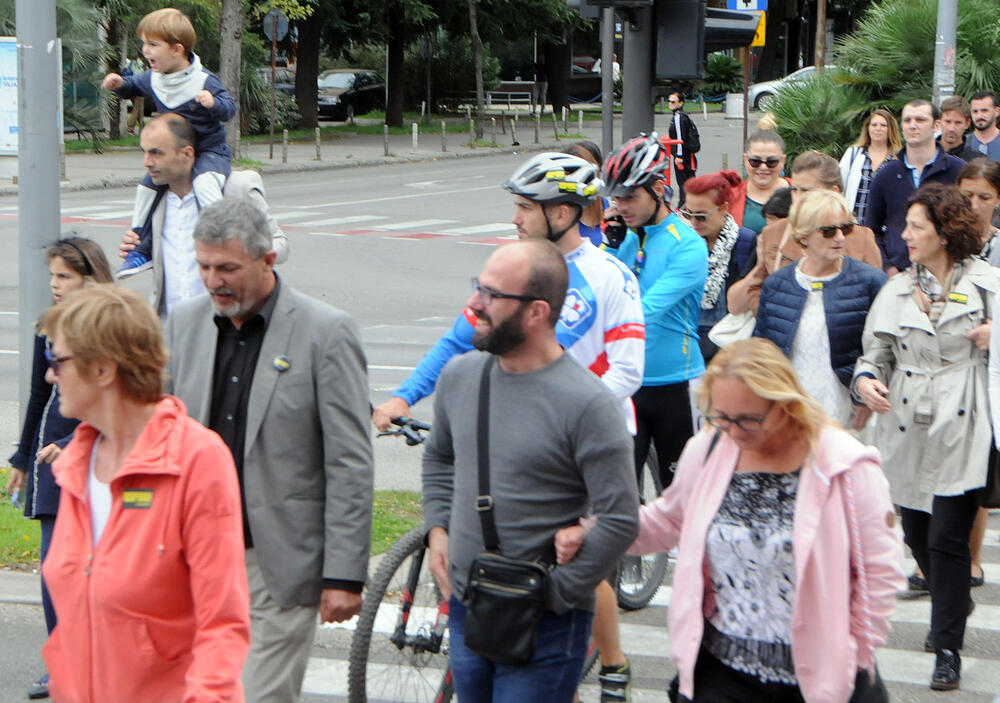 uspori, protestna šetnja