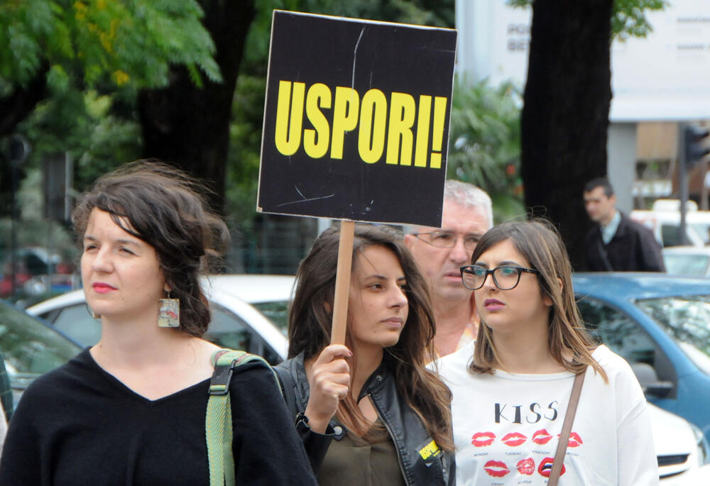 uspori, protestna šetnja