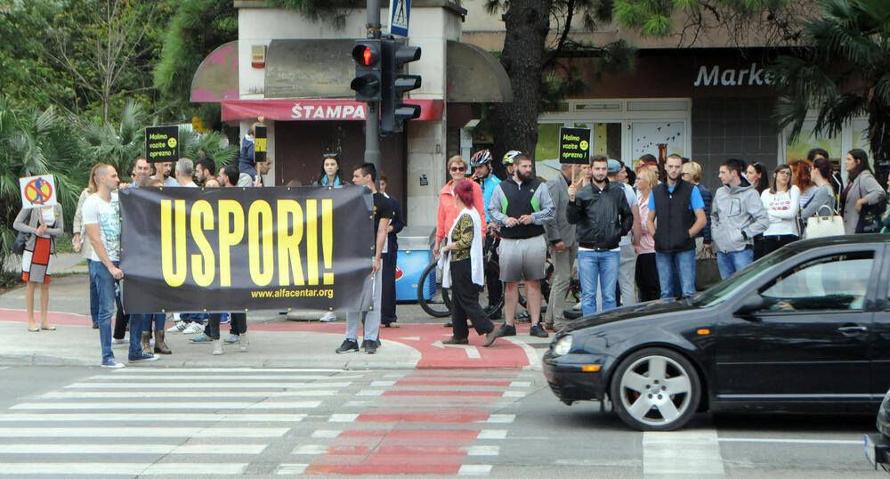 uspori, protestna šetnja