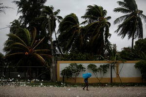 Snažni uragan pogodio Haiti, nastavlja ka Kubi, približava se SAD