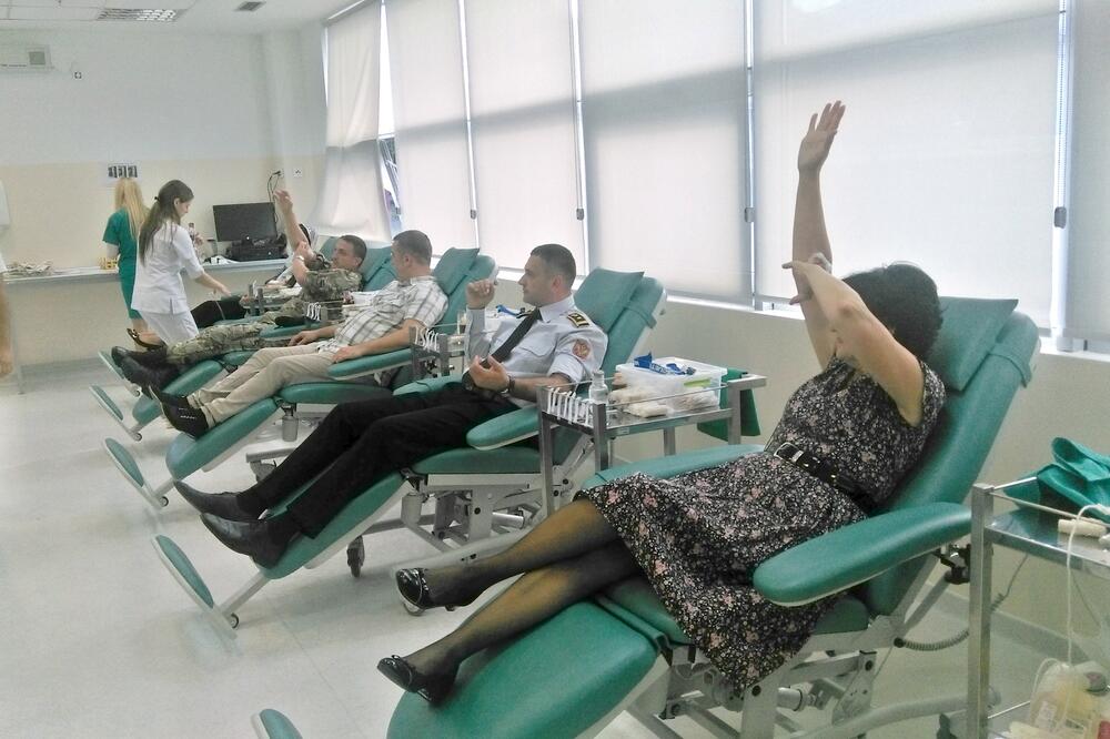 akcija, Vojska, davanje krvi, Foto: Zavod za transfuziju krvi Crne Gore
