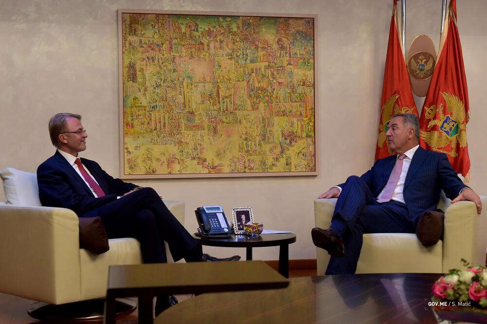 Avio Orav, Milo Đukanović, Foto: Vlada Crne Gore