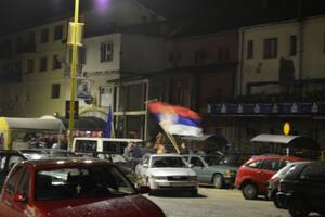Pristalice srpskog kandidata slavile pobjedu, okupili se i Bošnjaci