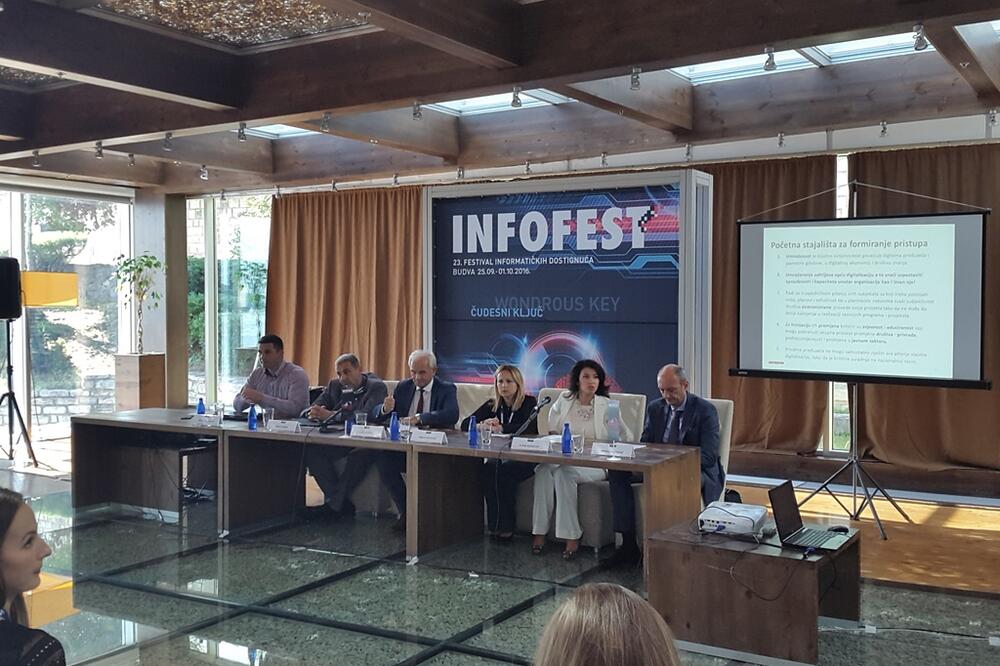 INFOFEST, Foto: MIDT