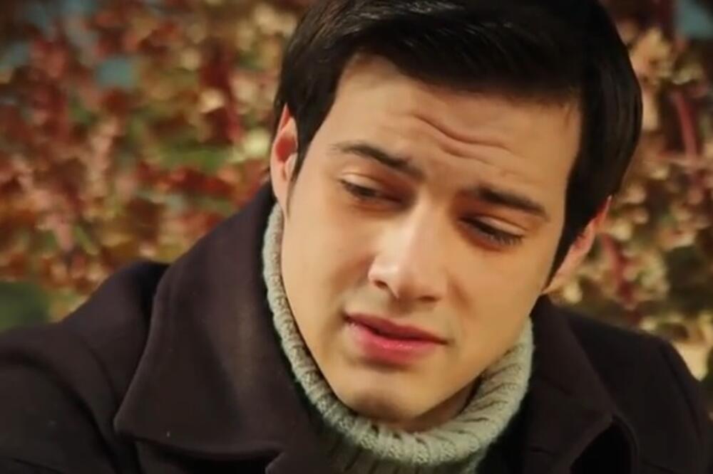 Crna ruža, Foto: Printscreen