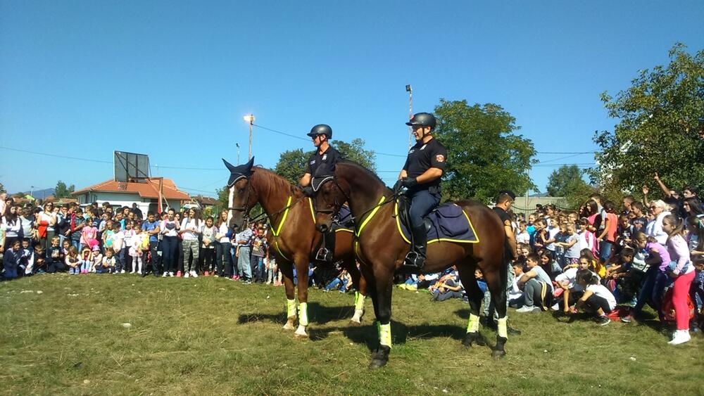 Nikšić policija, posjeta školi