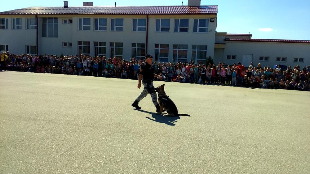 Nikšić policija, posjeta školi