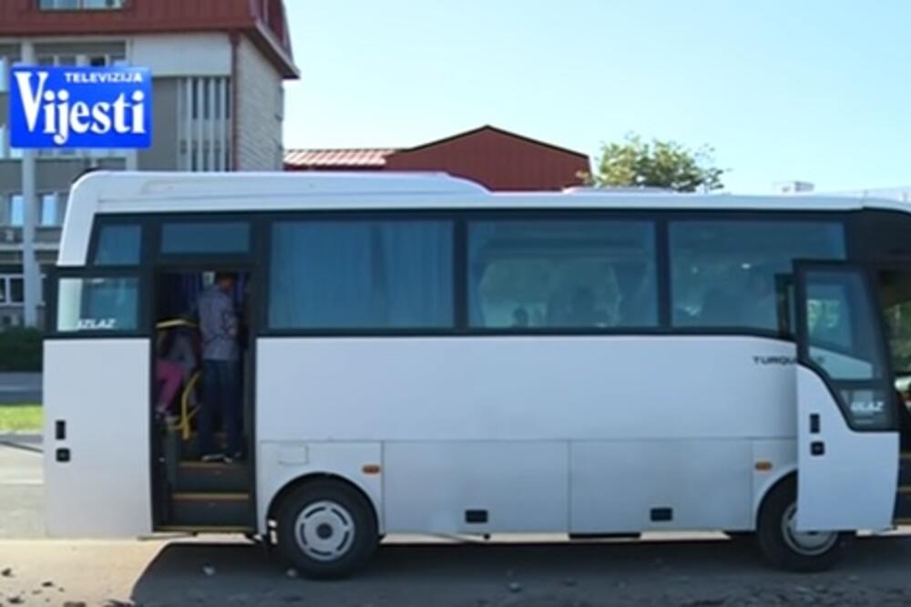 Autobus, đaci Berane, Foto: Screenshot (YouTube)