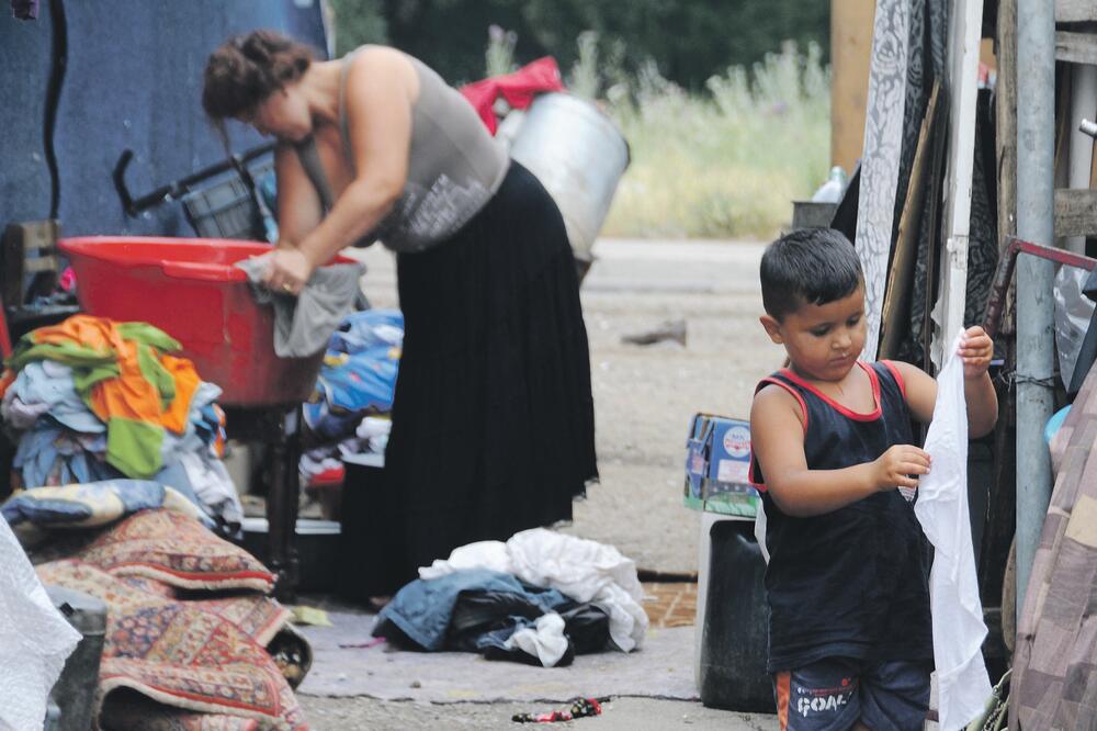 Romi, Konik, izbjeglice, Foto: Boris Pejović