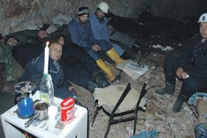 Glasovi iz podzemlja