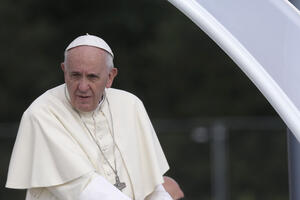 Papa primio članove porodica žrtava napada u Nici