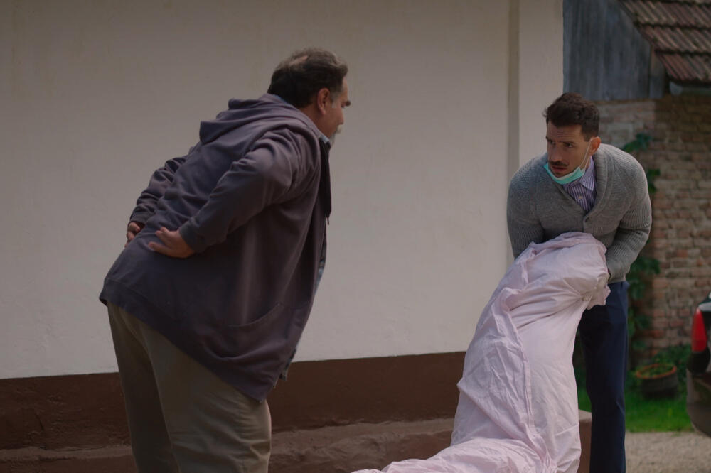 Kud puklo da puklo, Foto: Printscreen, Printscreen