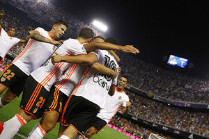 Tek u petom pokušaju, Valensija do prve pobjede u Primeri