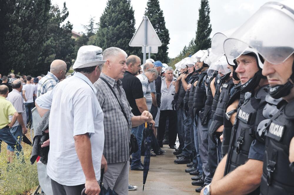bivši radnici KAP, Foto: Boris Pejović