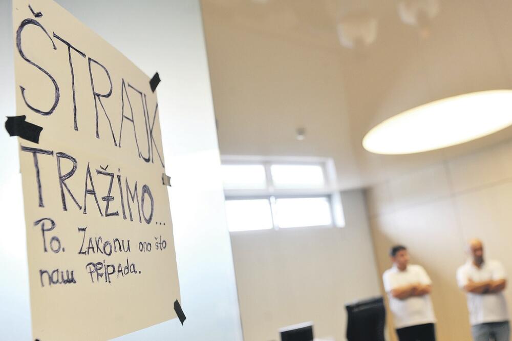 Štrajk radnika, Foto: Savo Prelević