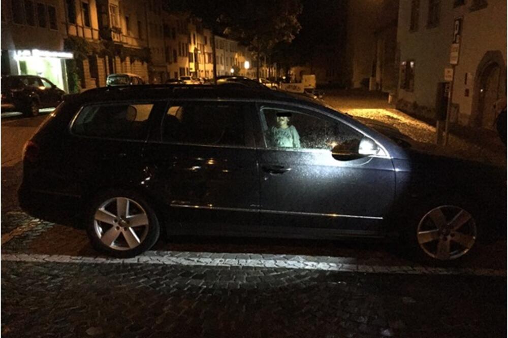 dijete u vozilu Šafhauzen, Foto: Shpol.ch