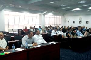 Konjević spriječio povećanje plata tivatskoj administraciji