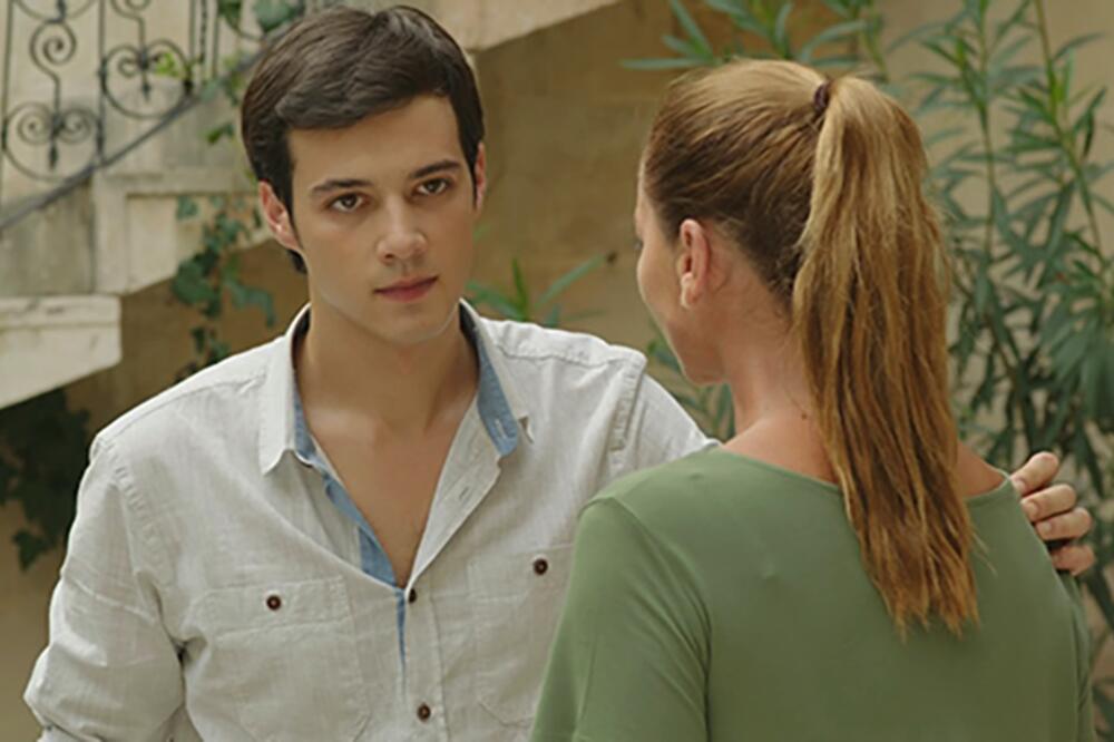 Crna ruža, Foto: TV Vijesti