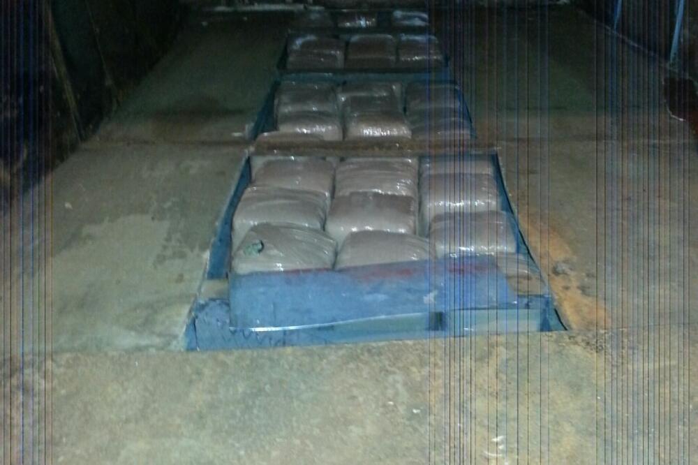 skank, Božaj, Foto: Uprava carina